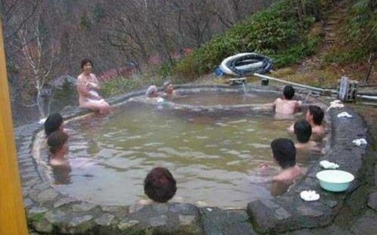 日本温泉男女混浴是传统 与色情无关(3)